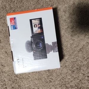 SONY ZV1 VLOGGING CAMERA